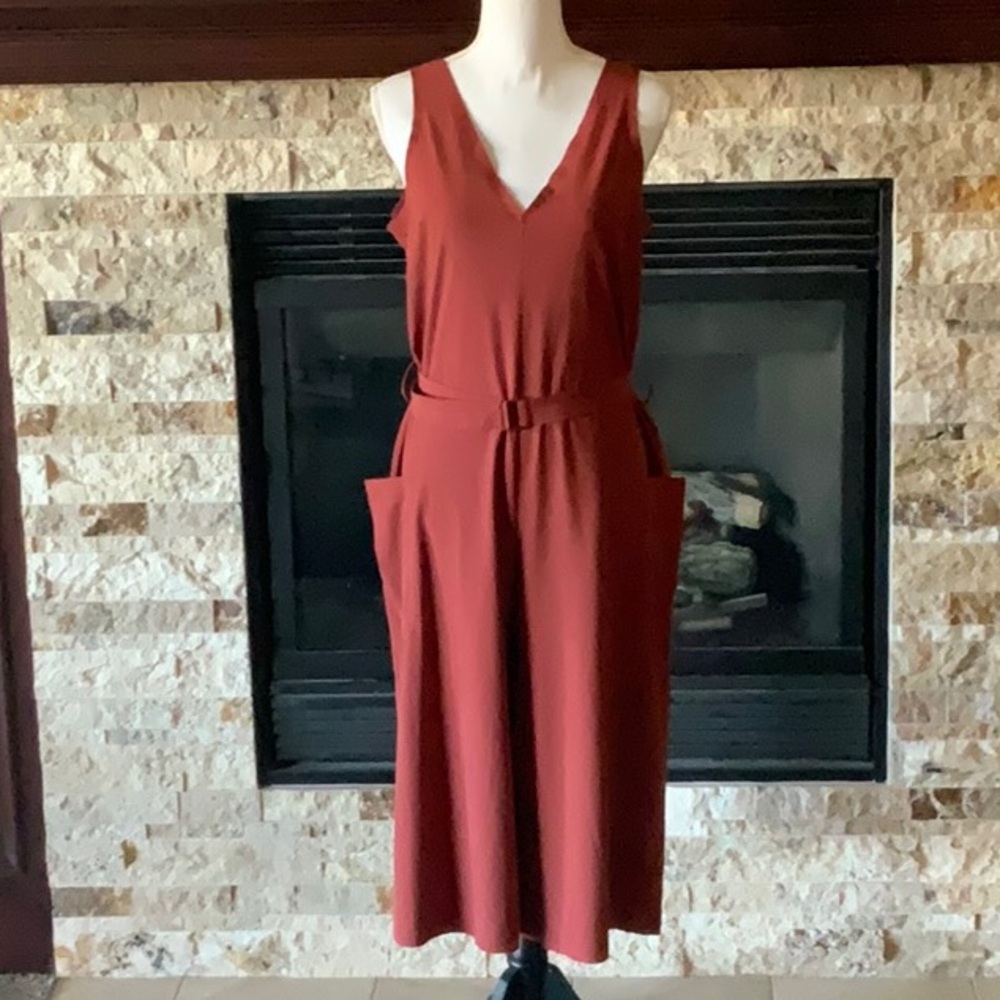 Athleta Sarasota Jumpsuit Cropped Belted Sleeveless Pockets V-Neck Terracotta